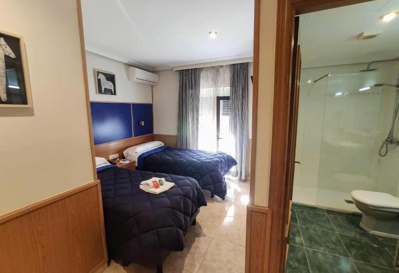 هتل Trípolis Toledo