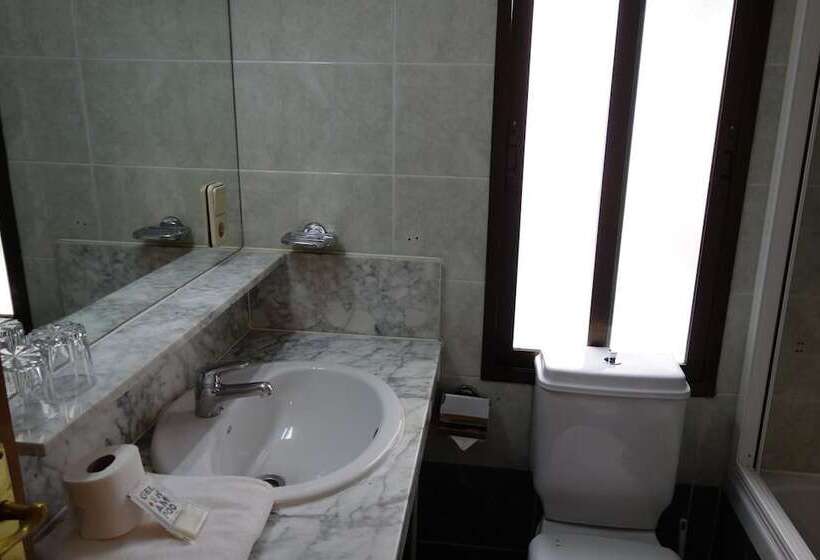 هتل Trípolis Toledo