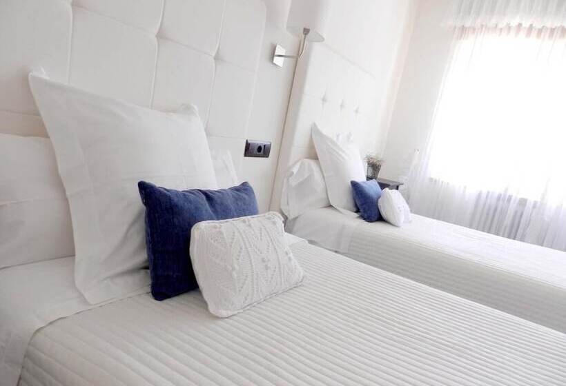 هتل Hostal Carlos V