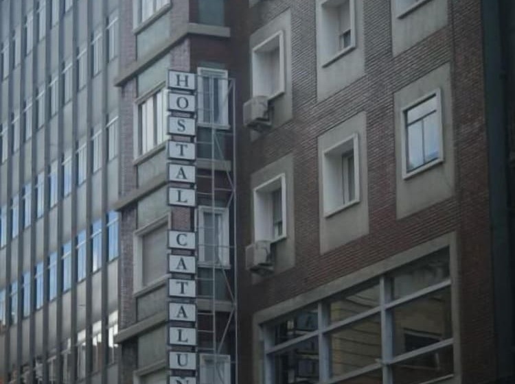 Отель Hostal Cataluña