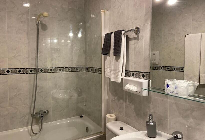 فندق Hostal Concejo