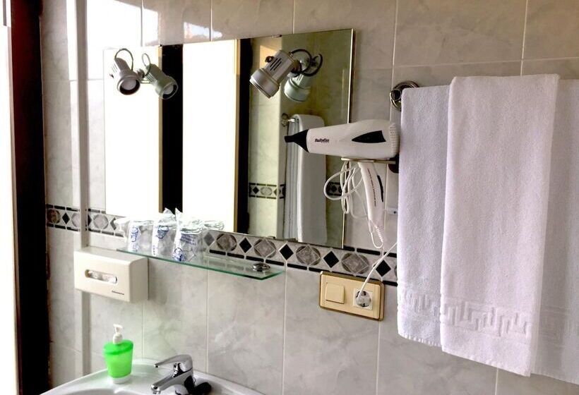 فندق Hostal Concejo