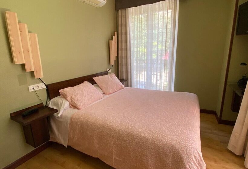 هتل Hostal Concejo