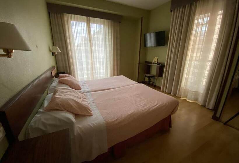 فندق Hostal Concejo