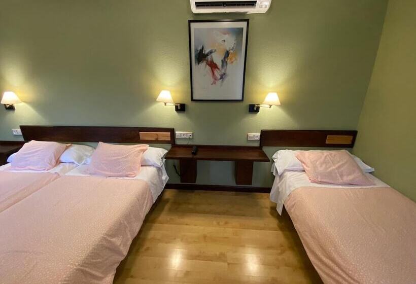 فندق Hostal Concejo