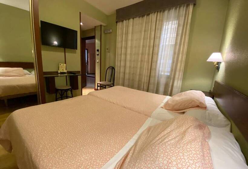 فندق Hostal Concejo