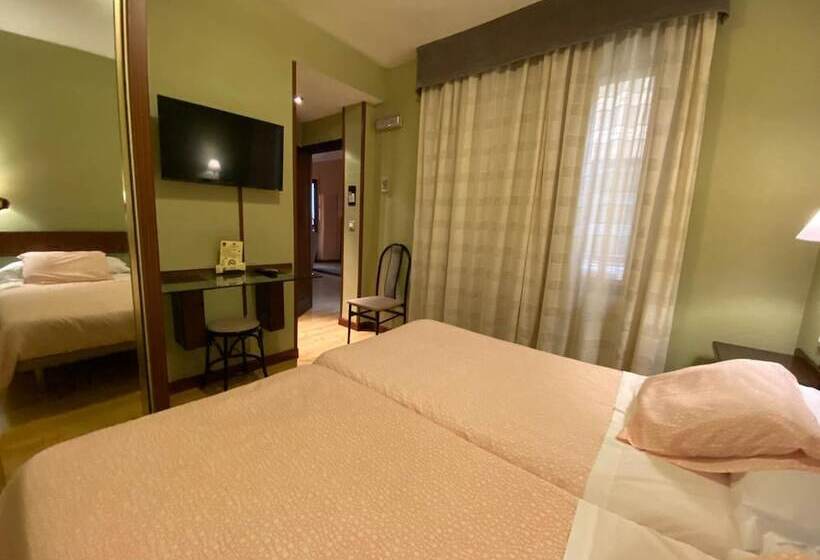 فندق Hostal Concejo