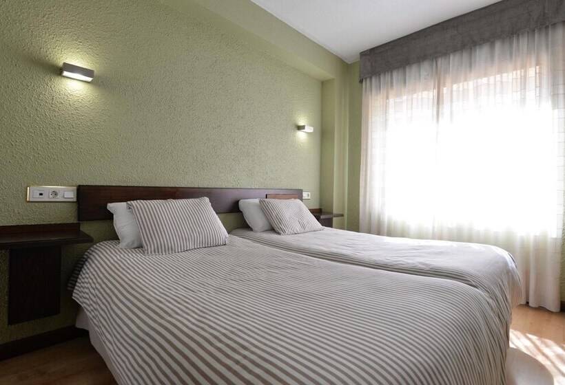 فندق Hostal Concejo