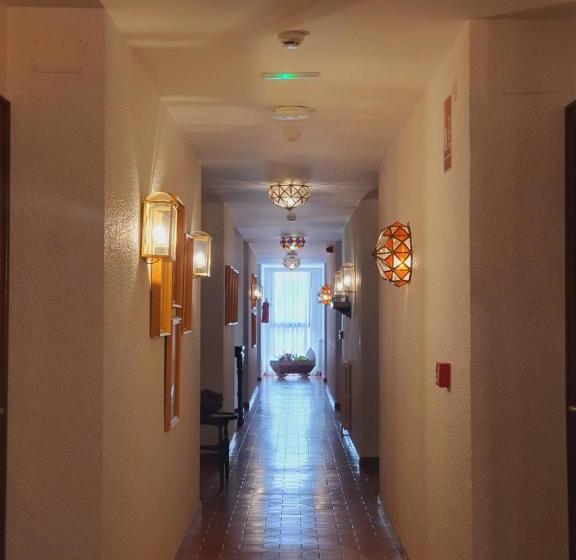 호텔 Hostal Doña Juana