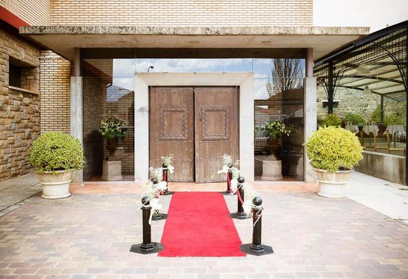 호텔 Hostal Doña Juana