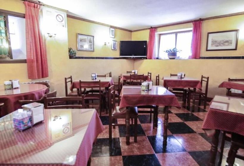 هتل Hostal Don Jaime I Y Ii