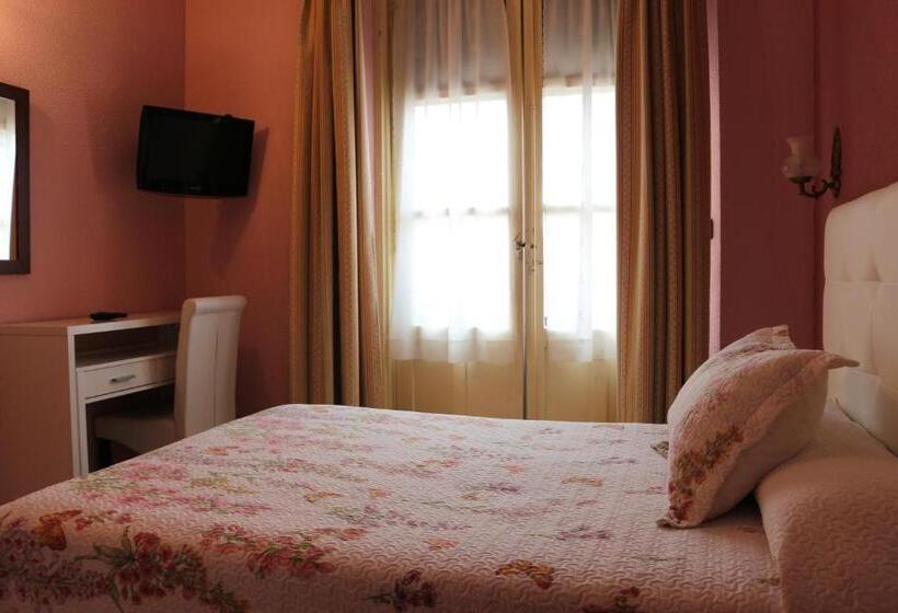 هتل Hostal Don Jaime I Y Ii