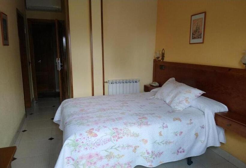 هتل Hostal Don Jaime I Y Ii