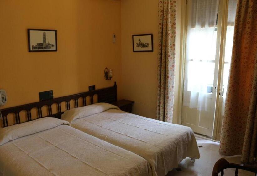 هتل Hostal Don Jaime I Y Ii