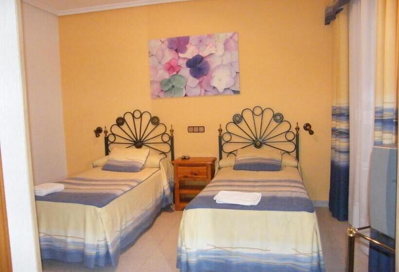 فندق Hostal Dulcinea