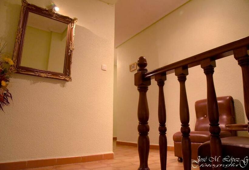 فندق Hostal Restaurante El Final