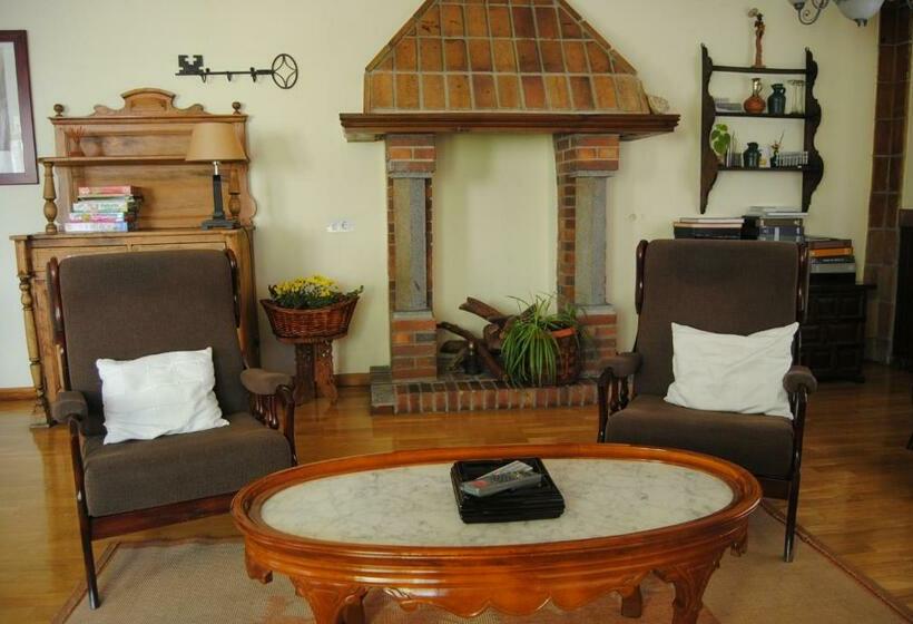 هتل Hostal El Mirador