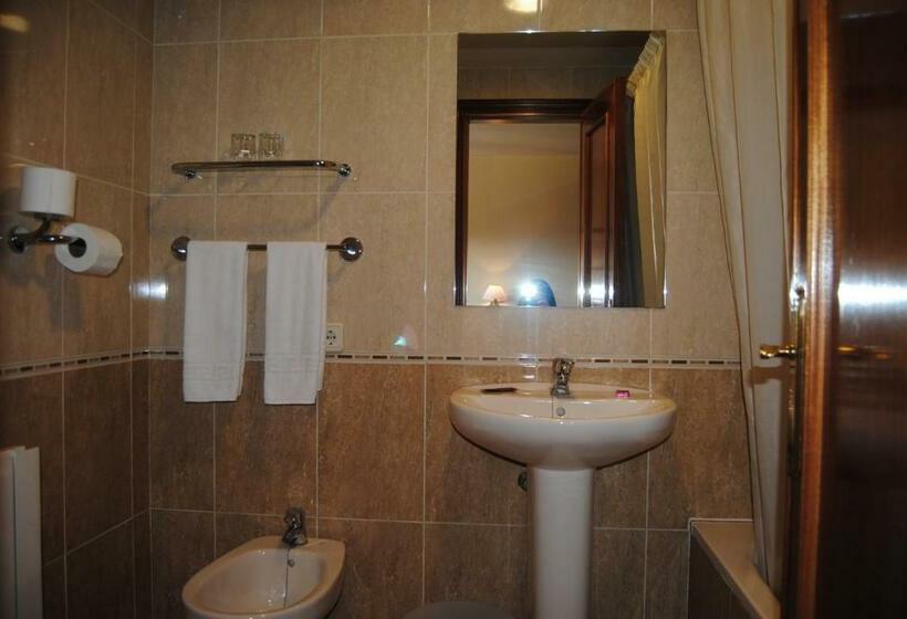 هتل Hostal El Mirador