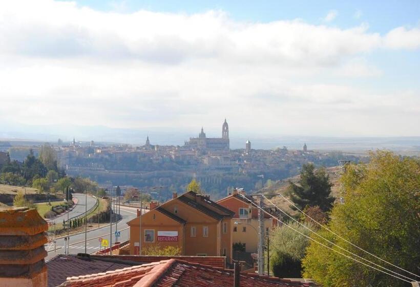 هتل Hostal El Mirador