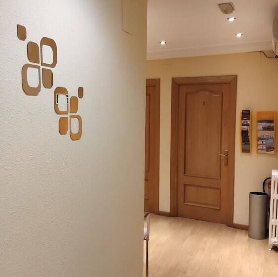 فندق Hostal Hispanico I