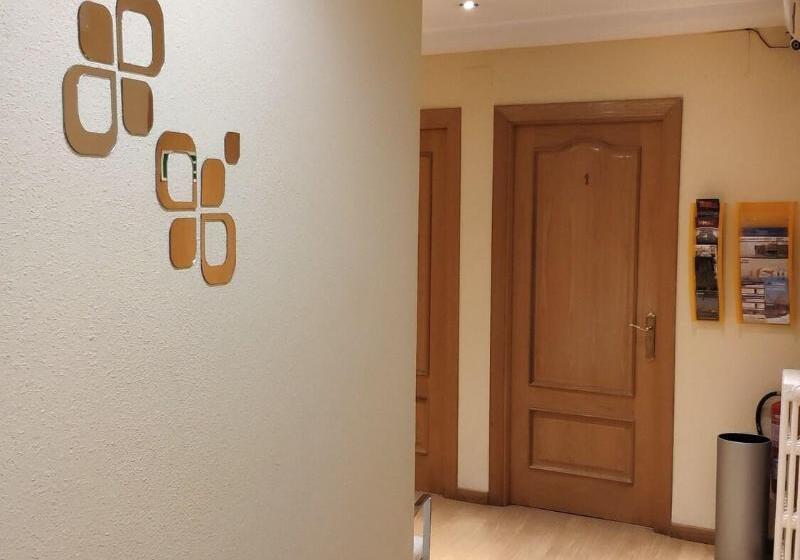 فندق Hostal Hispanico I