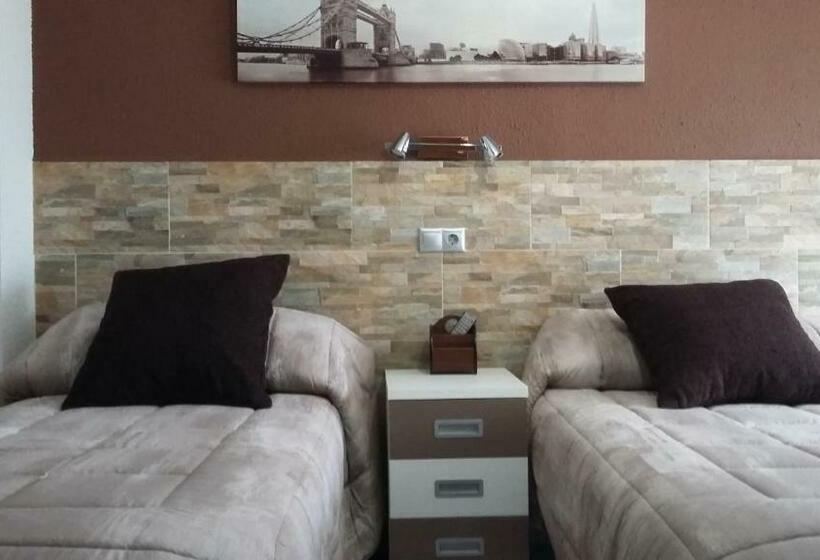 Отель Hostal La Pilarica