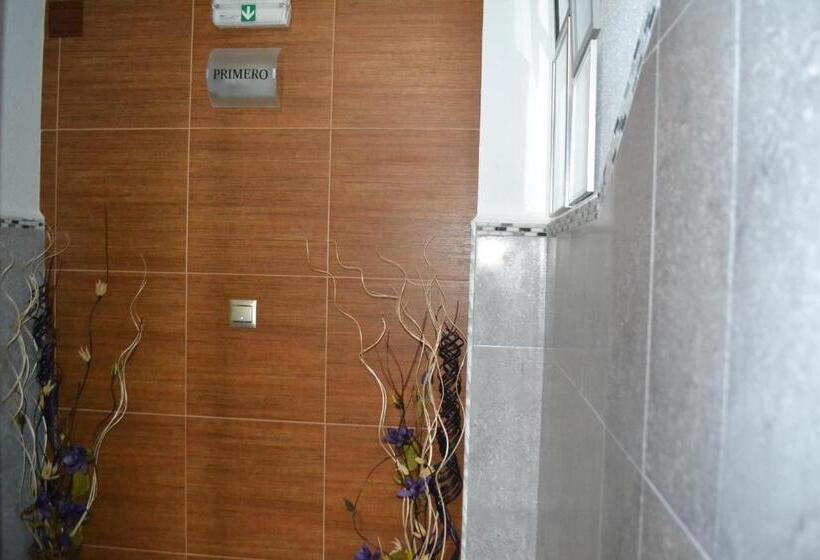 Отель Hostal La Pilarica