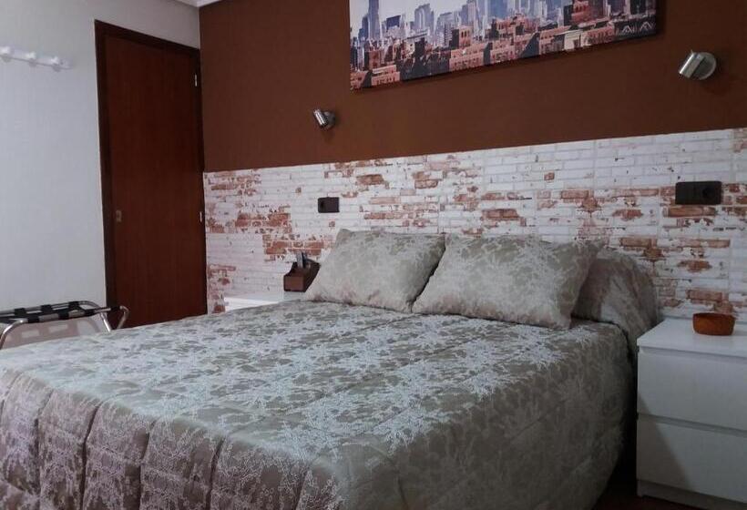 Отель Hostal La Pilarica