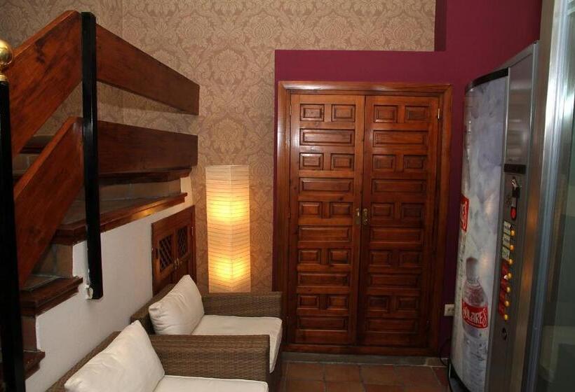 هتل Hostal La Posada De Zocodover