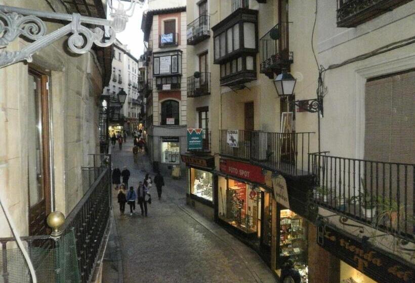 هتل Hostal La Posada De Zocodover