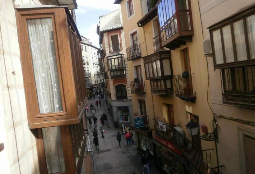 هتل Hostal La Posada De Zocodover