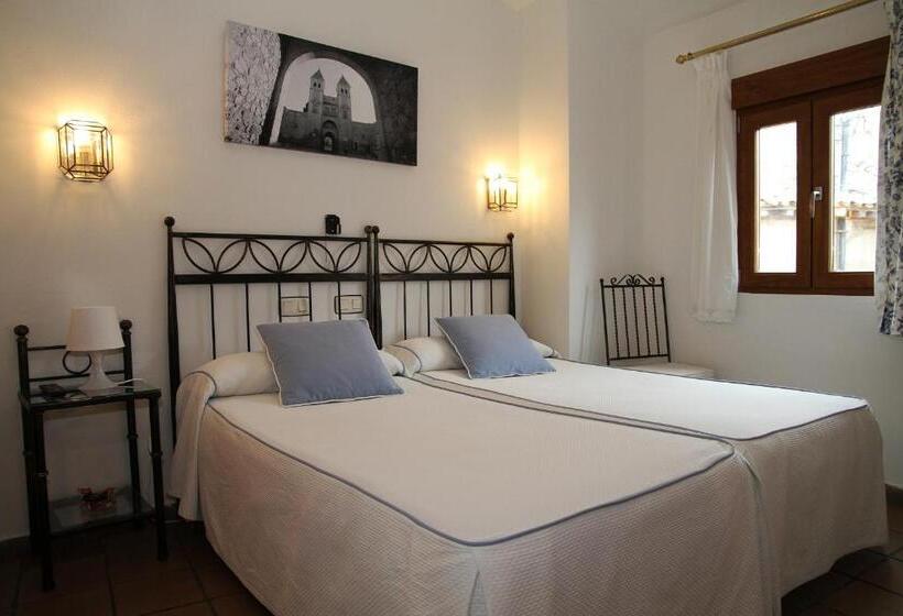 هتل Hostal La Posada De Zocodover