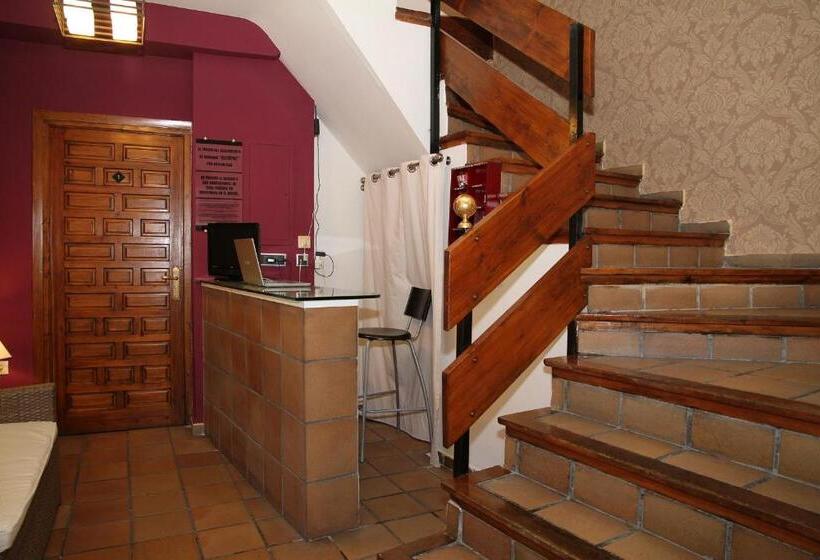 هتل Hostal La Posada De Zocodover