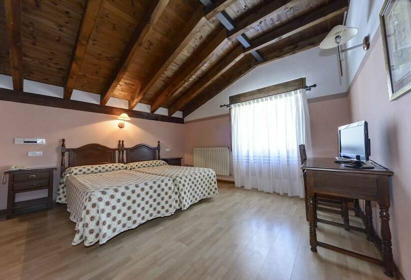 Отель Hostal Las Nieves