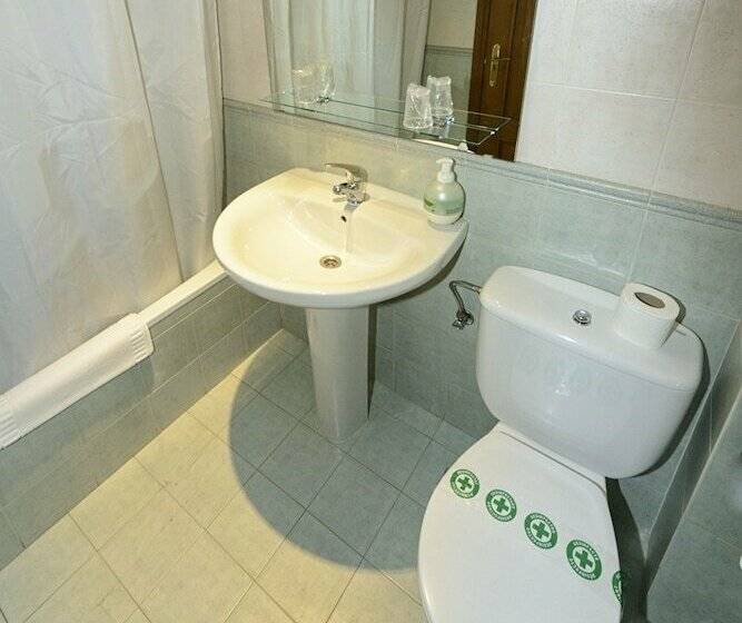 Отель Hostal Las Nieves