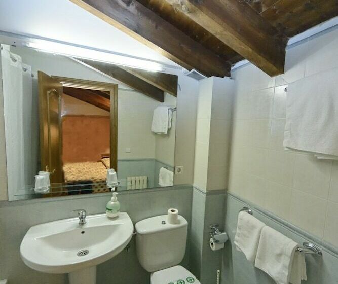 Отель Hostal Las Nieves