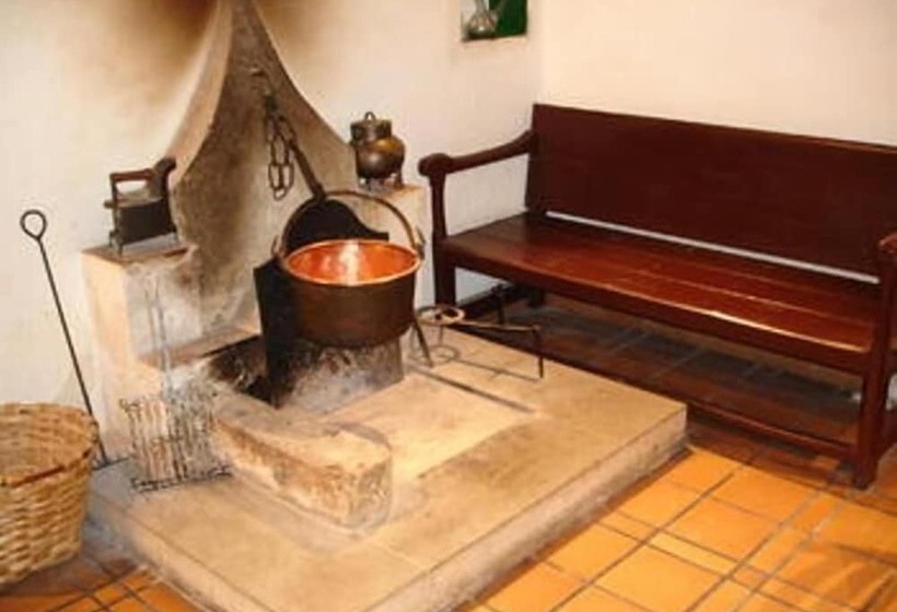 Отель Hostal Las Nieves