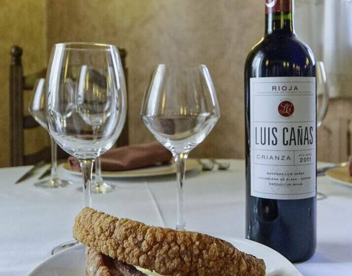 Отель Hostal Las Nieves