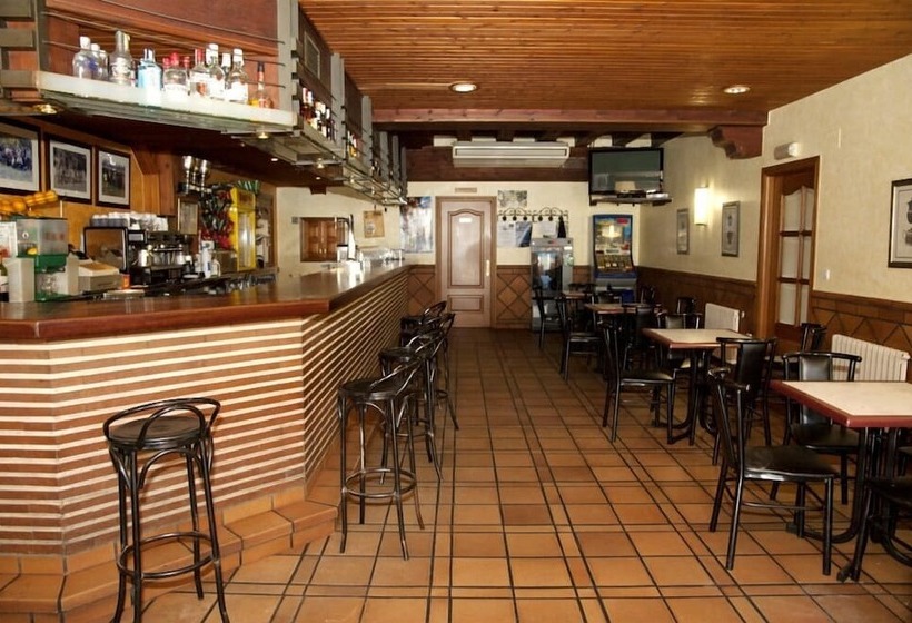 Отель Hostal Las Nieves