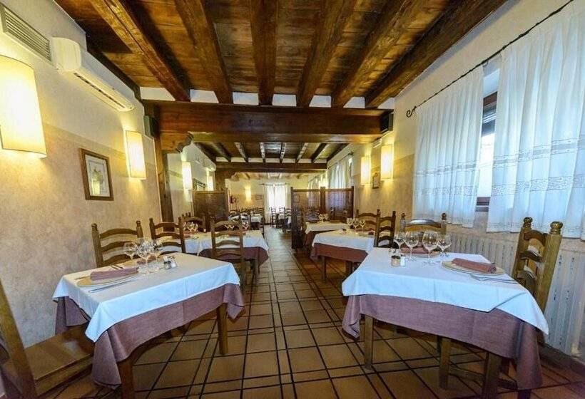 Отель Hostal Las Nieves