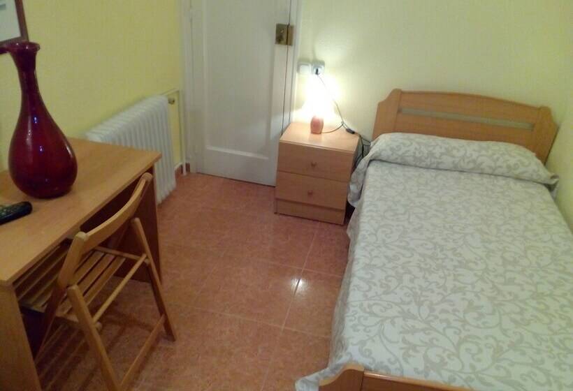 فندق Hostal Lleida