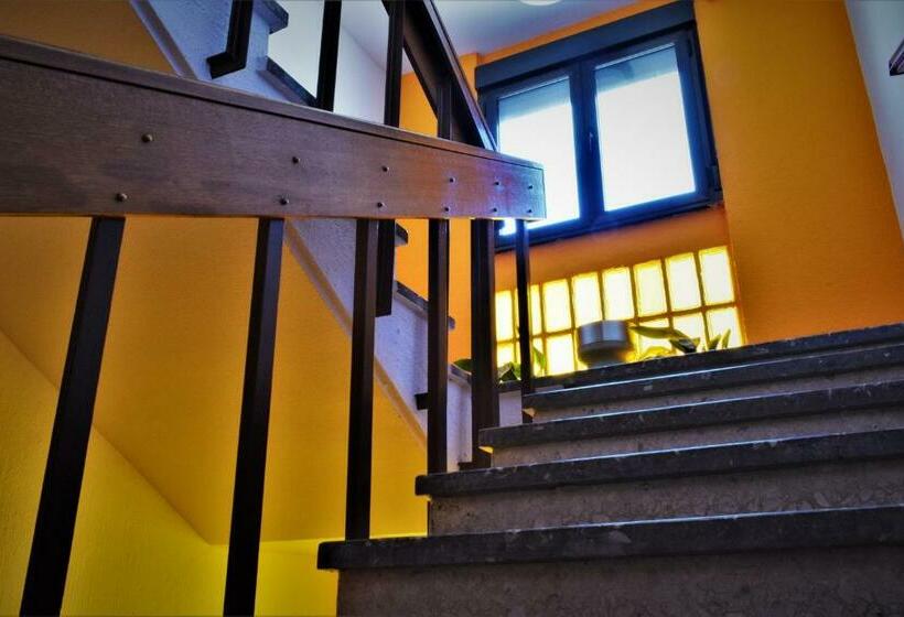 酒店 Hostal Martin Vares