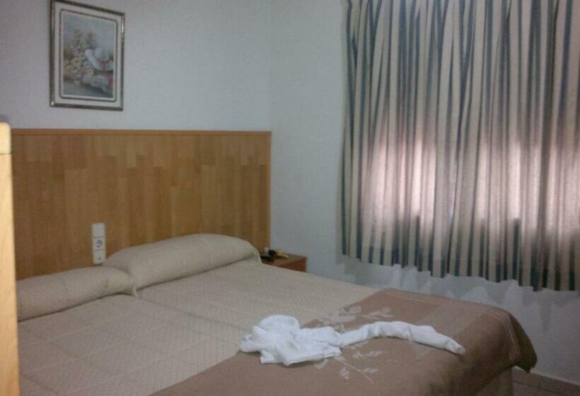 ホテル Hostal Mays