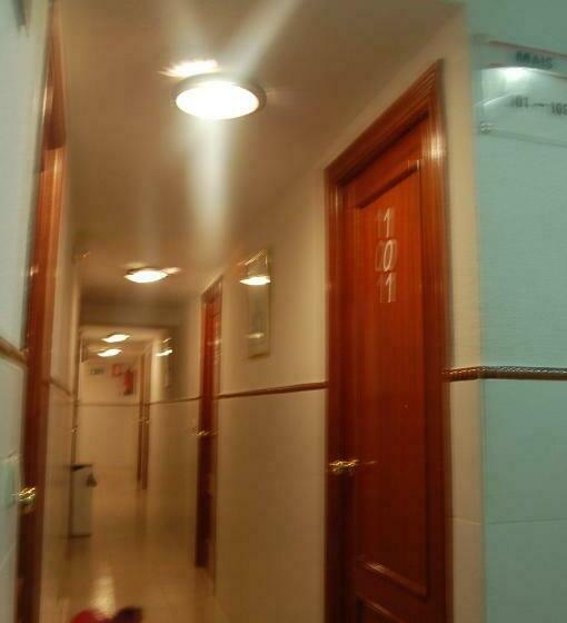 ホテル Hostal Mays