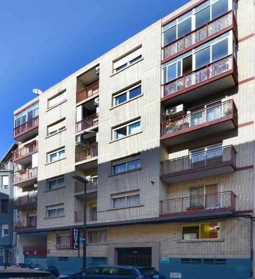 هتل Hostal Milmarcos