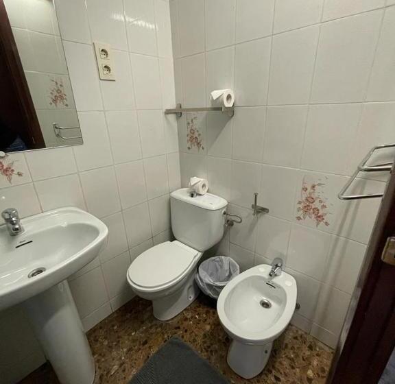 هتل Hostal Milmarcos