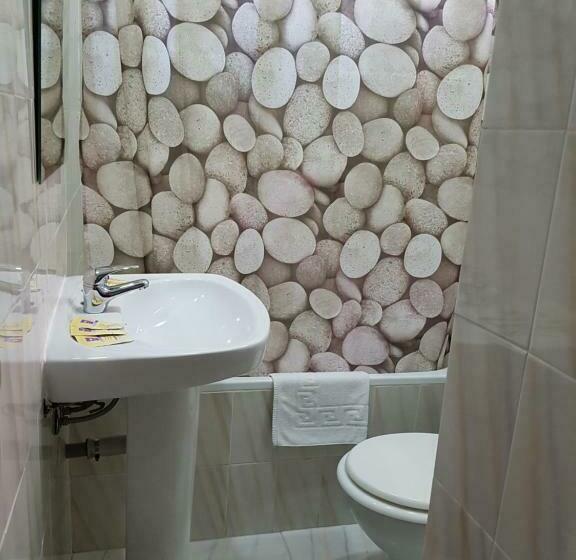 酒店 Hostal Montsant