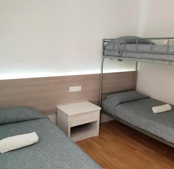 酒店 Hostal Montsant