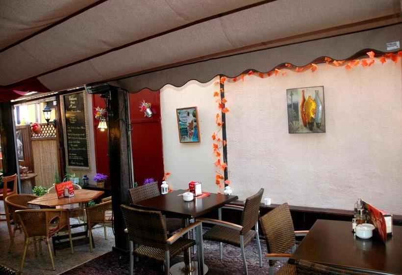 酒店 Hostal Montsant