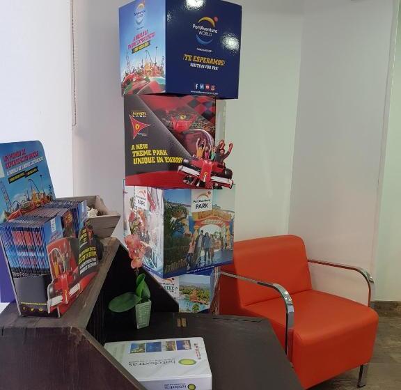 酒店 Hostal Montsant